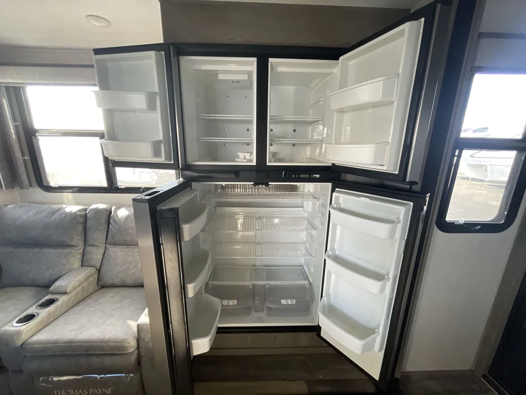 2021 Keystone Raptor 413, Photos photo 9