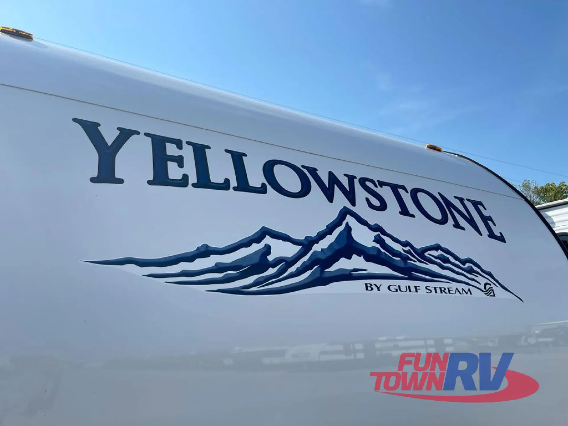 2026 Gulf Stream Yellowstone Classic 269BH - Photo 3