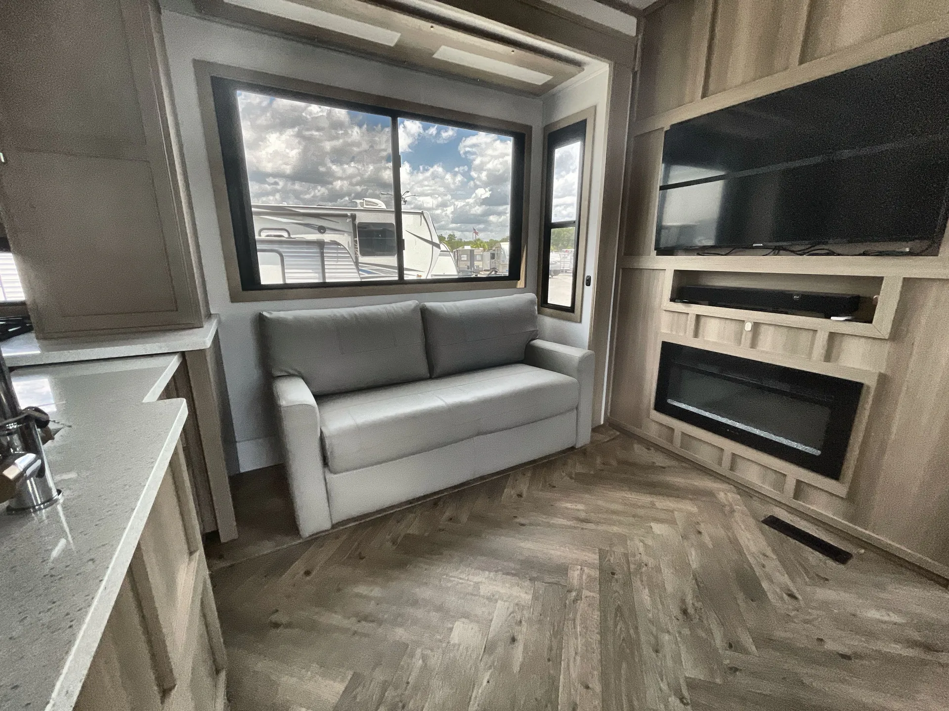 2026 Keystone Raptor 433 — living area main