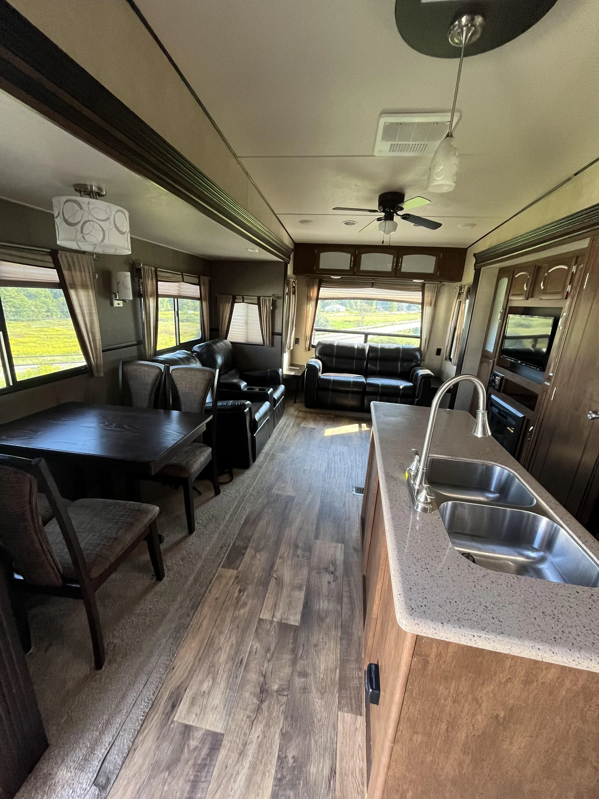 2017 Forest River Salem Hemisphere 337BAR - Photo 4