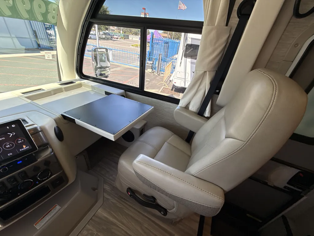 2023 Thor Motor Coach Vegas 24.3, Photos photo 14