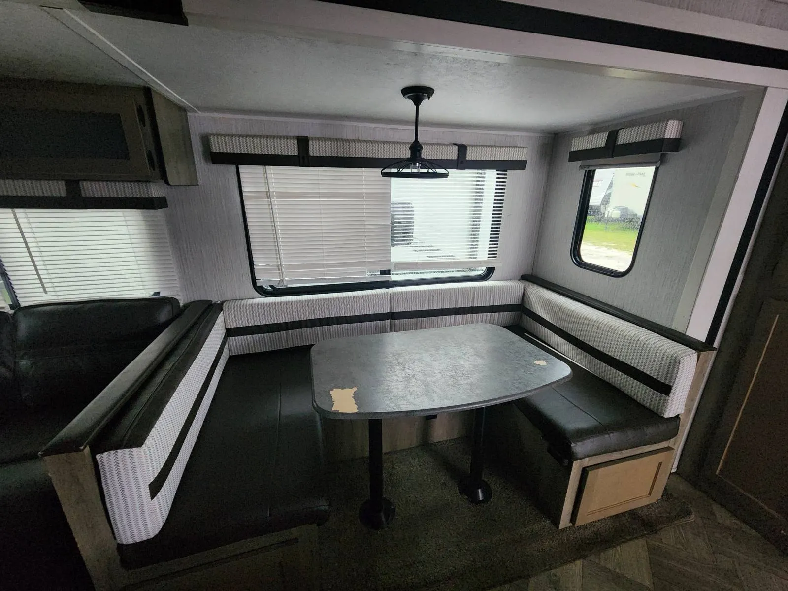 2021 Forest River PALOMINO PUMA 28BHSS - Photo 4