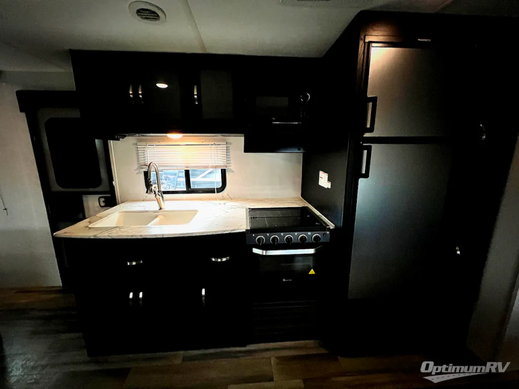 2022 Coachmen Freedom Express Select 31SE, Photos photo 6