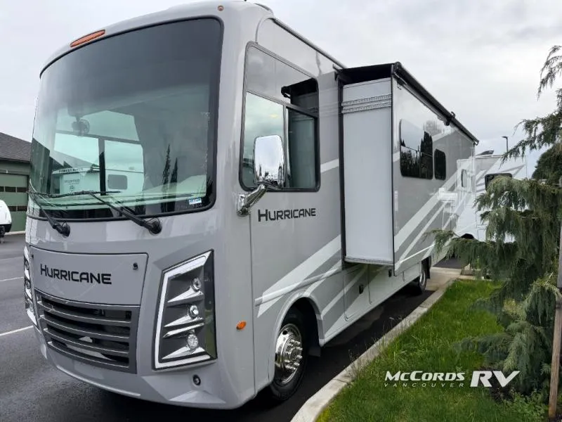 2026 Thor Motor Coach Hurricane 29L - Photo 4