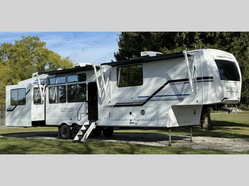 2027 Forest River Cherokee Arctic Wolf 38LEAHG - Photo 2