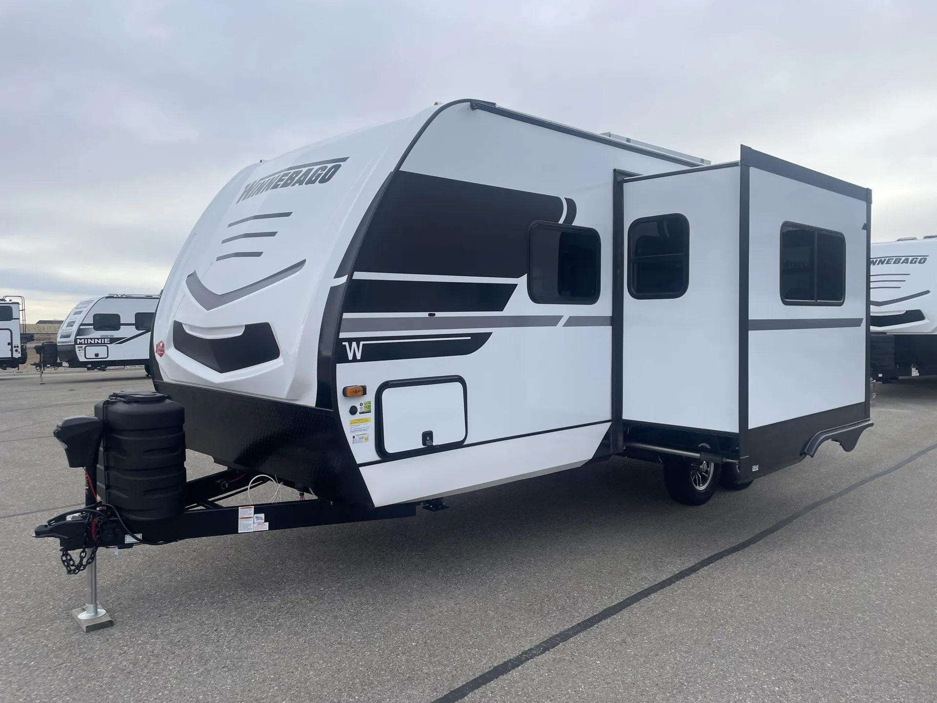 2025 Winnebago Minnie 2326RB - Photo 3