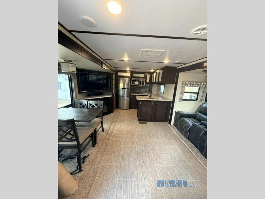 2019 Prime Time LaCrosse 3311RK, Photos photo 4