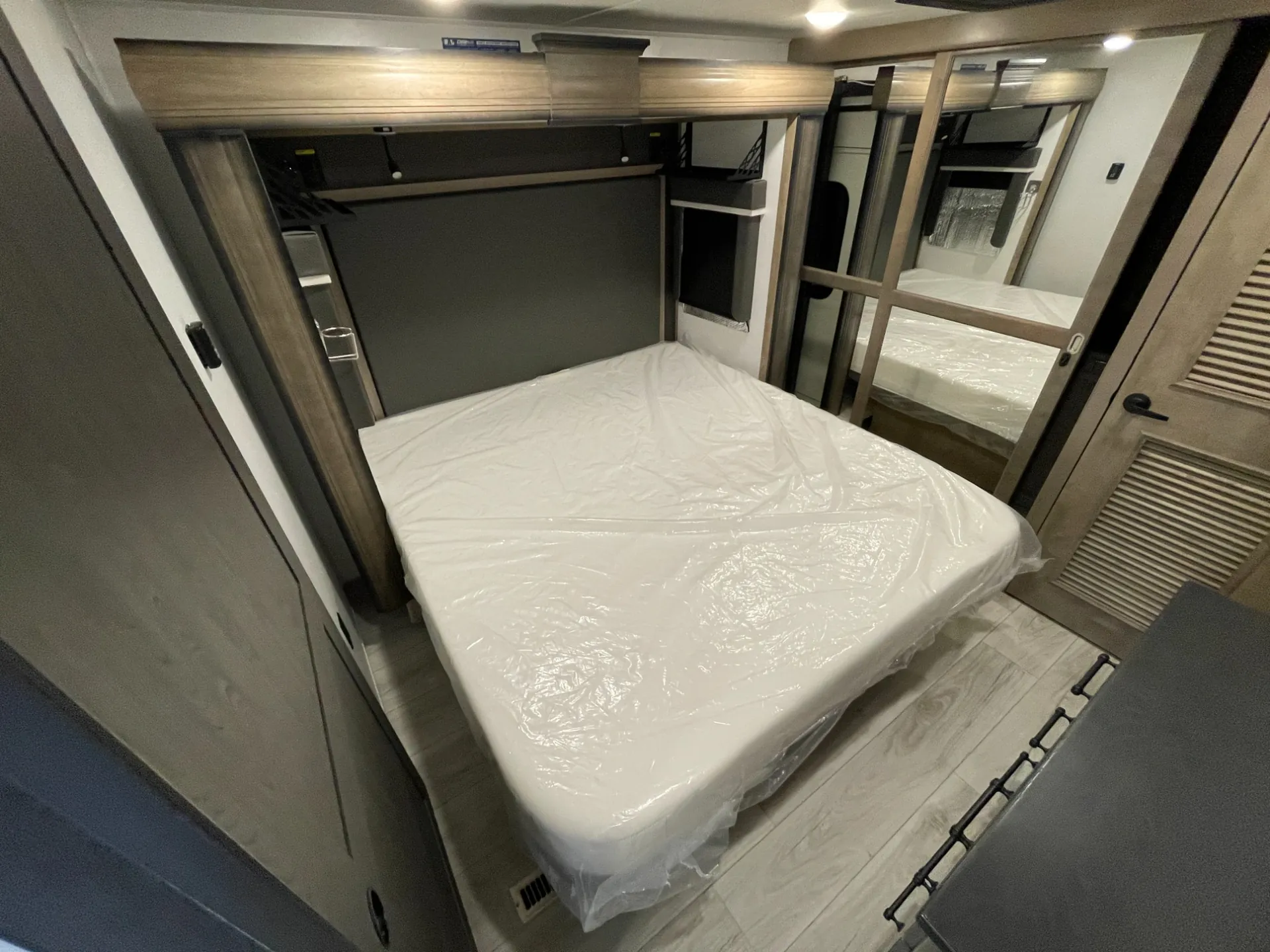 2024 Keystone Montana 3123RL - Photo 4