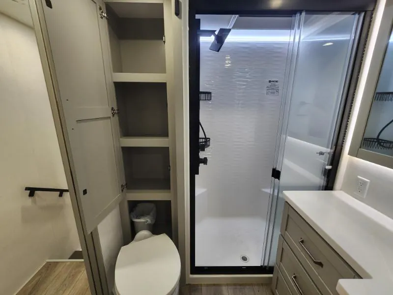 2025 Brinkley Model Z 3300, Photos photo 35