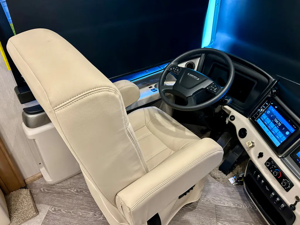 2020 Fleetwood Pace Arrow LXE 38K, Photos photo 41