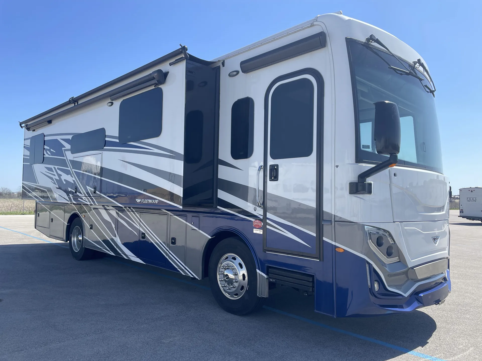 2024 Fleetwood Frontier 34GT - Photo 2