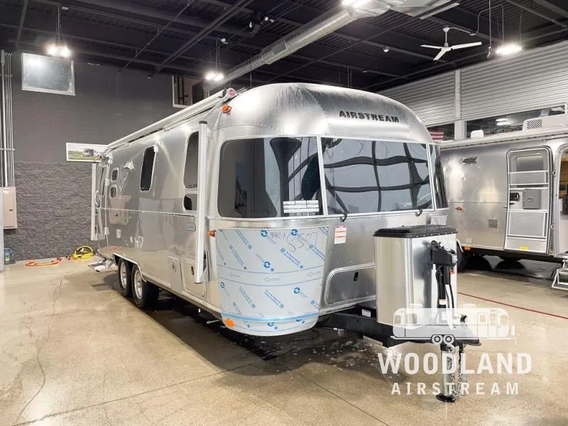 2026 Airstream Globetrotter 25FB - Photo 2