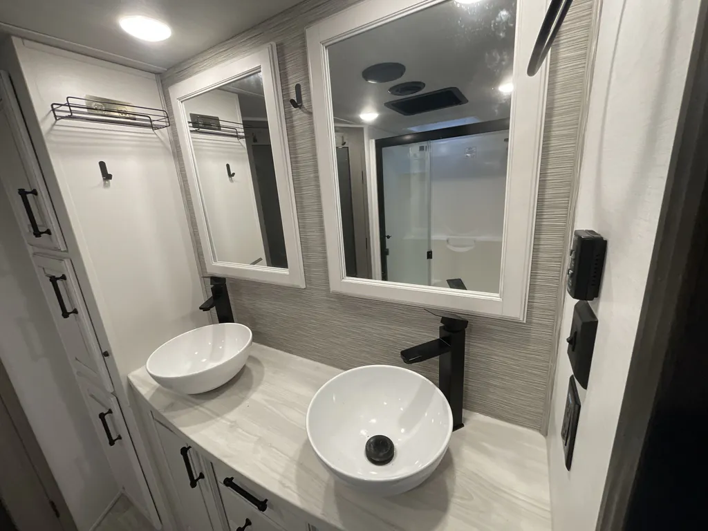 2023 Keystone Montana 3901RK, Photos photo 17