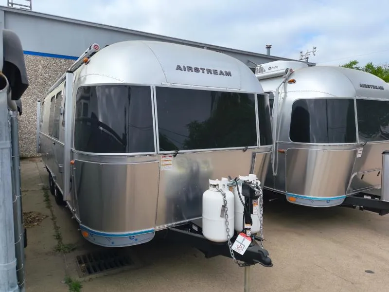 2026 Airstream International 28RB - Photo 2