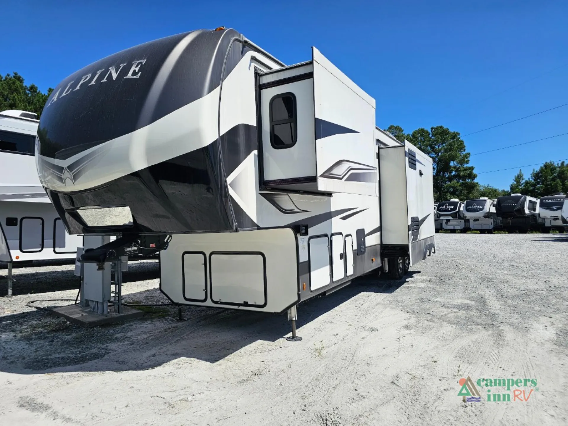 2023 Keystone Alpine 3912DS - Photo 2