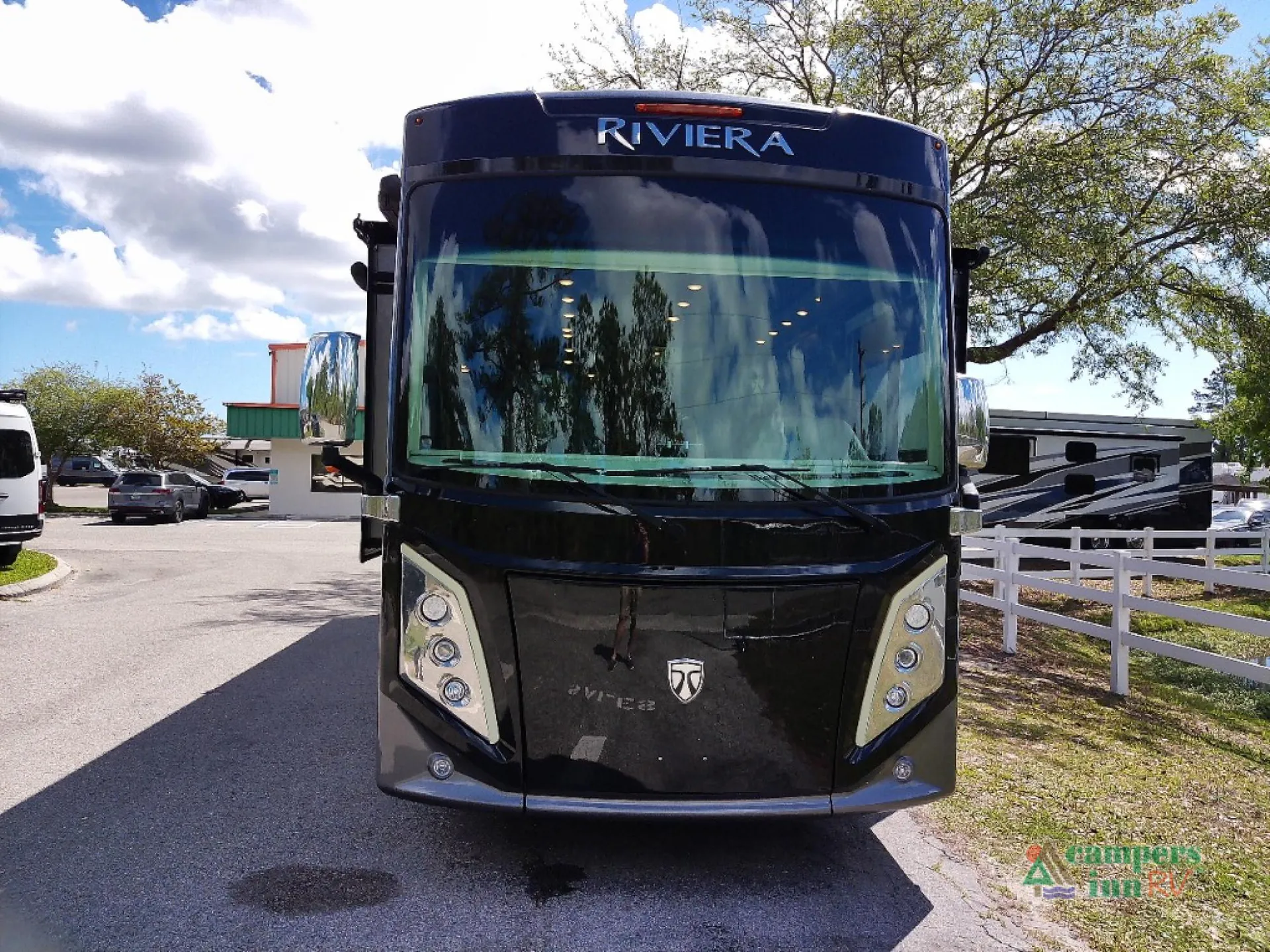 2025 Thor Motor Coach Riviera 38RB - Photo 3