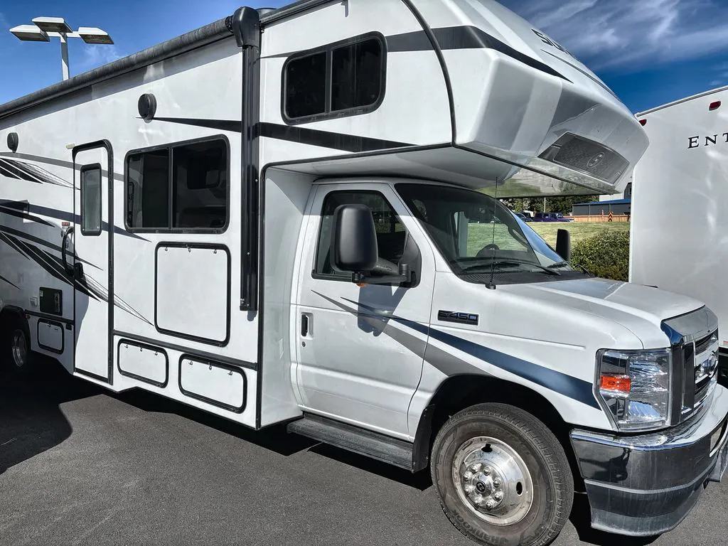 2022 Forest River Sunseeker Classic 3270S - Photo 2