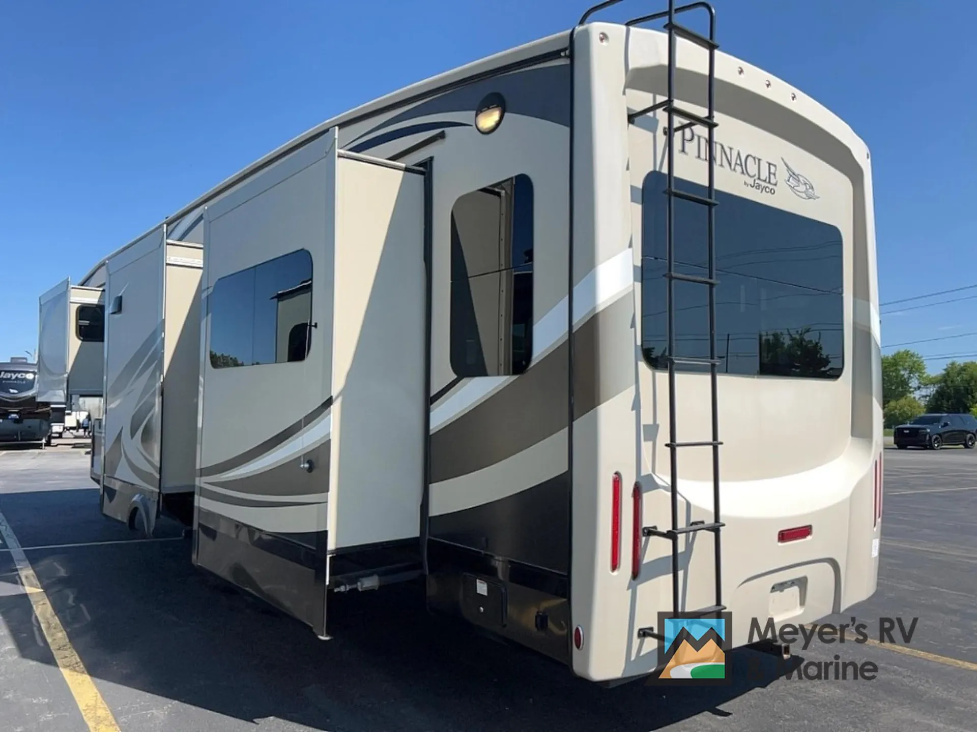 2017 Jayco Pinnacle 36RSQS - Photo 4