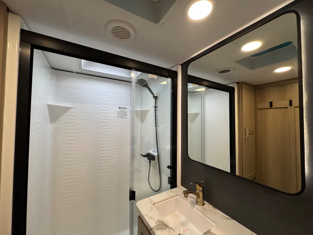 2026 Keystone Raptor 420, Photos photo 21