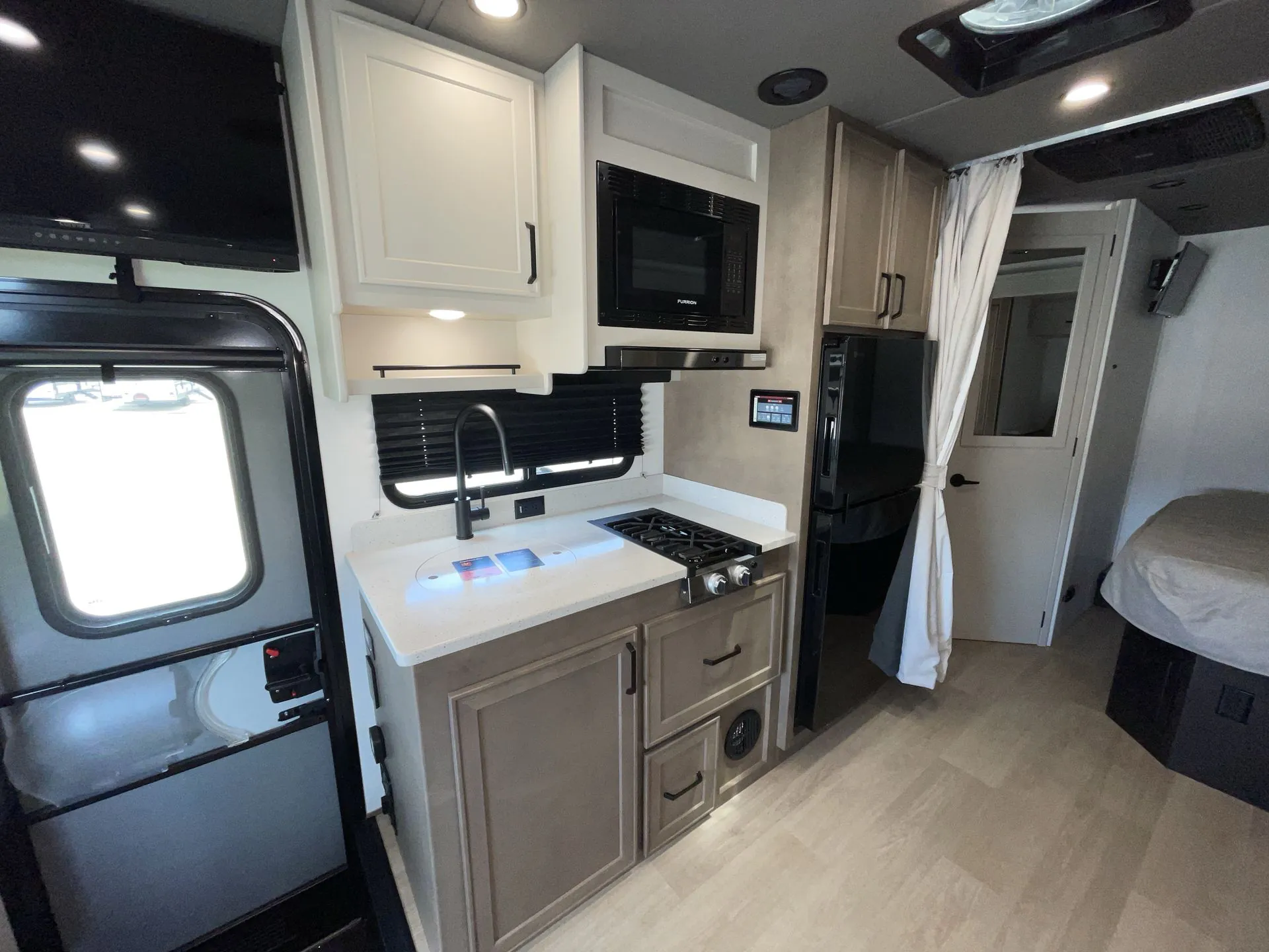 2027 Renegade RV Villagio 25FWC - Photo 4