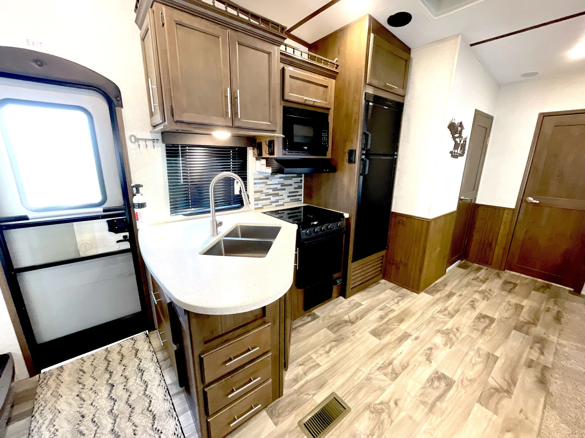 2019 Keystone Cougar Half-Ton 32BHS — living area main