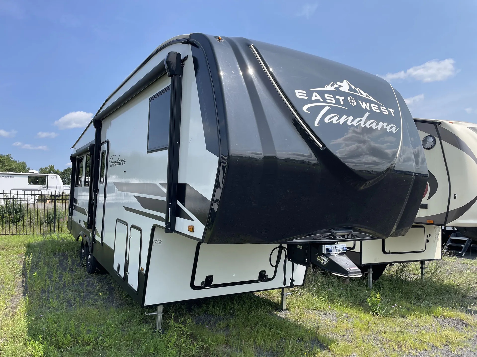 2025 East to West Tandara 28RL - Photo 2