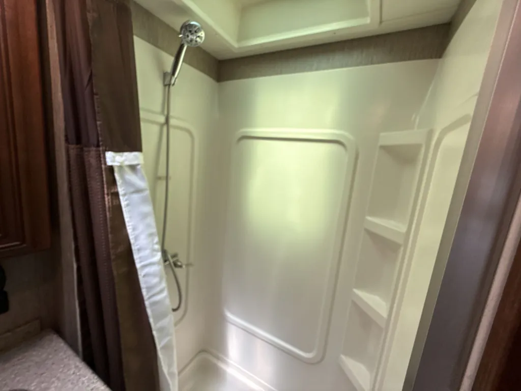 2016 Newmar Bay Star 3518, Photos photo 36