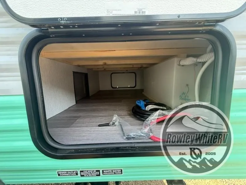 2027 Sunset Park RV SunRay 149 - Photo 4