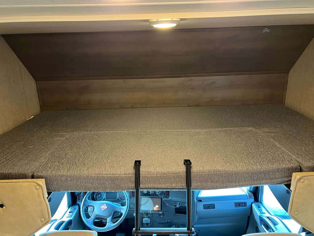 2023 Nexus Wraith 33W, Photos photo 4