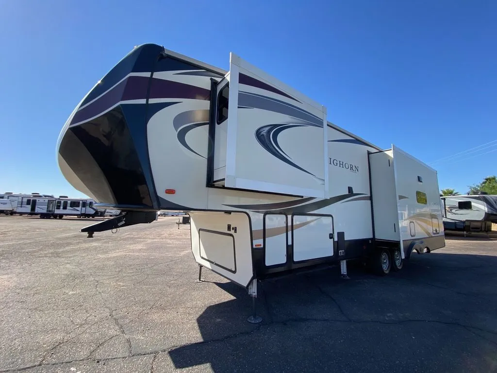 2019 HEARTLAND RV BIGHORN 3160EL - Photo 3