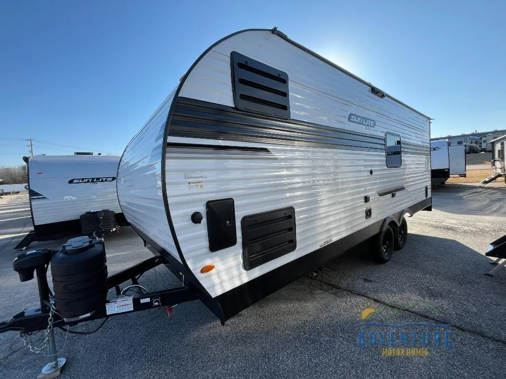 2025 Sunset Park RV Sun Lite 24TH - Photo 2