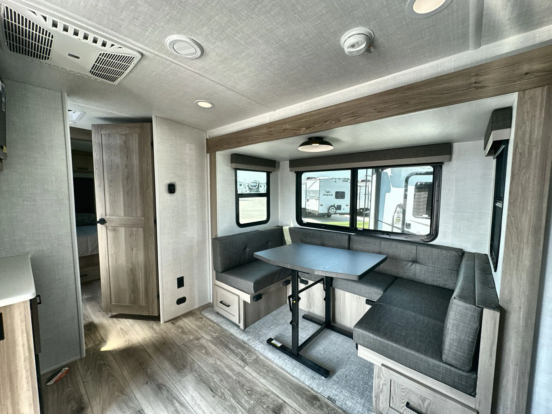 2026 Forest River Rockwood Mini Lite 2506FK — Photo 6