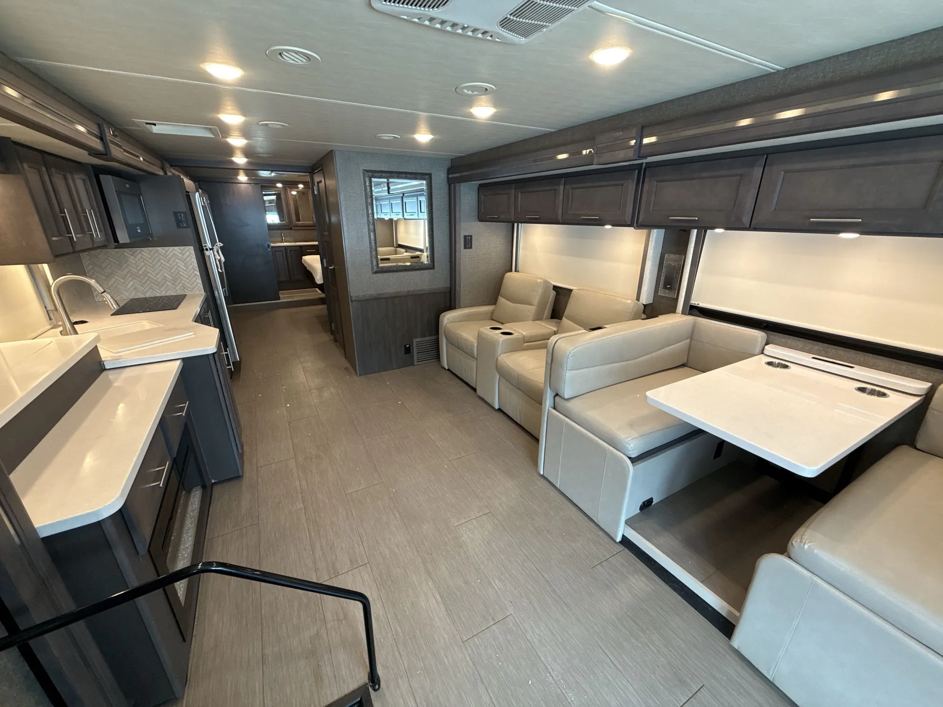 2022 Thor Motor Coach Palazzo 37.5 — living area main