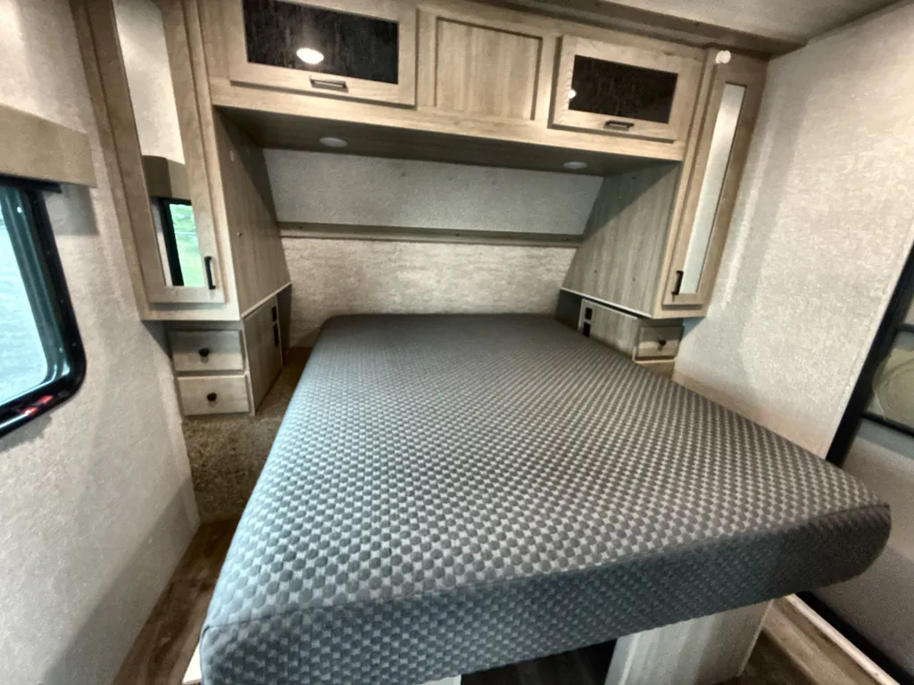 2022 East to West Alta 2850KRL, Photos photo 18