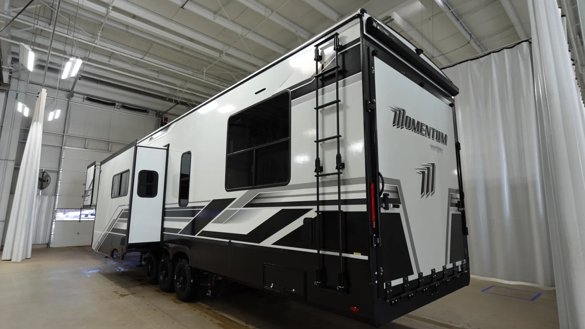 2026 Grand Design Momentum G-Class 394G - Photo 4