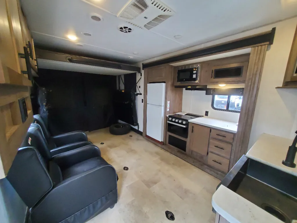 2021 Forest River Vengeance Rogue 26V - Photo 4