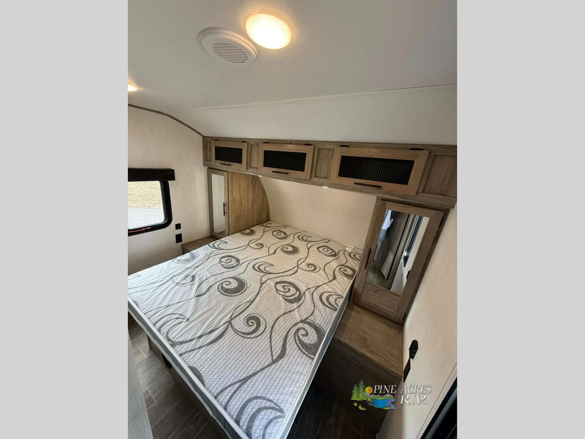 2021 Forest River Cherokee Alpha Wolf 26DBH-L — Photo 6