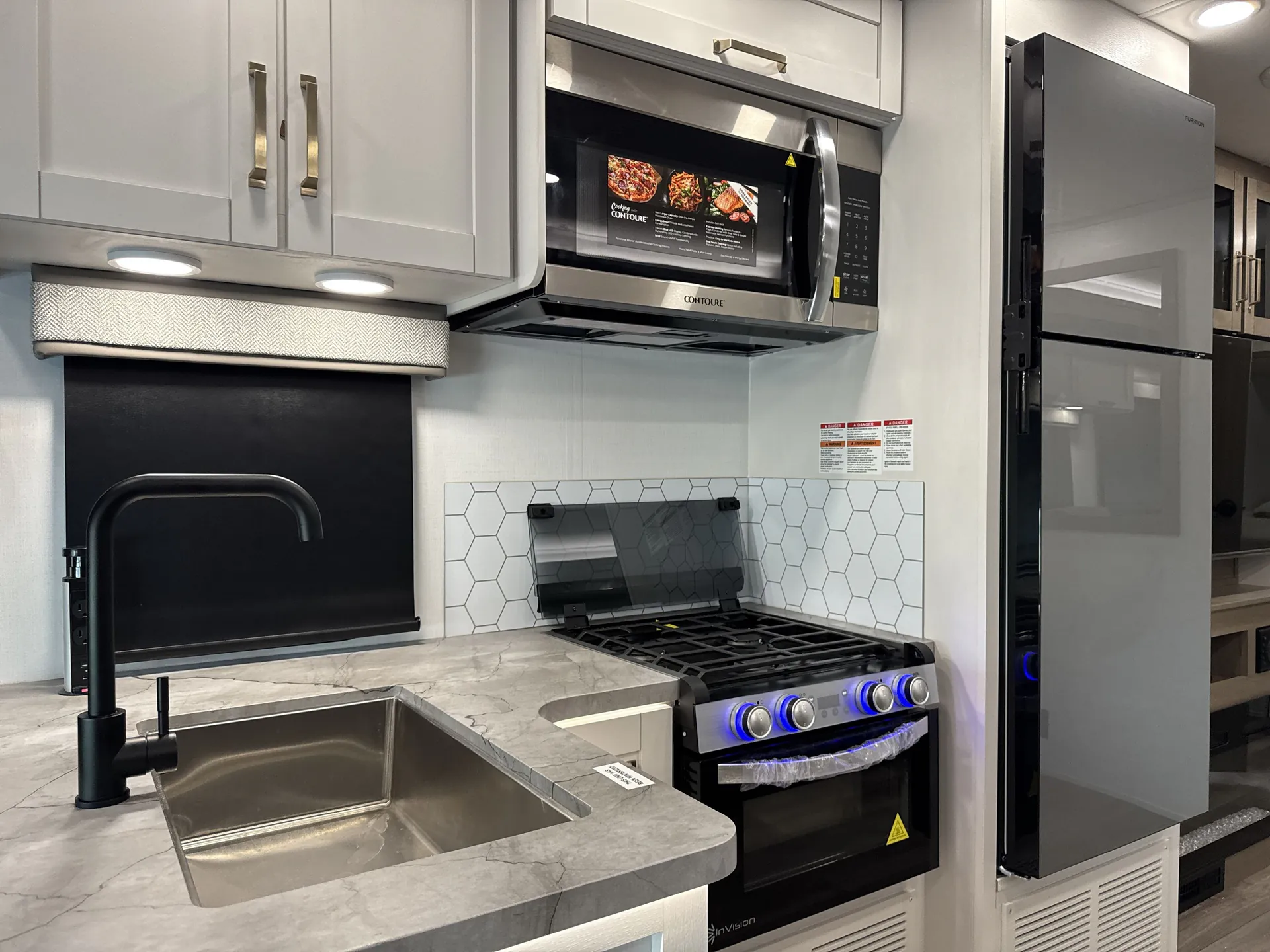 2027 Jayco Greyhawk 30Z — kitchen