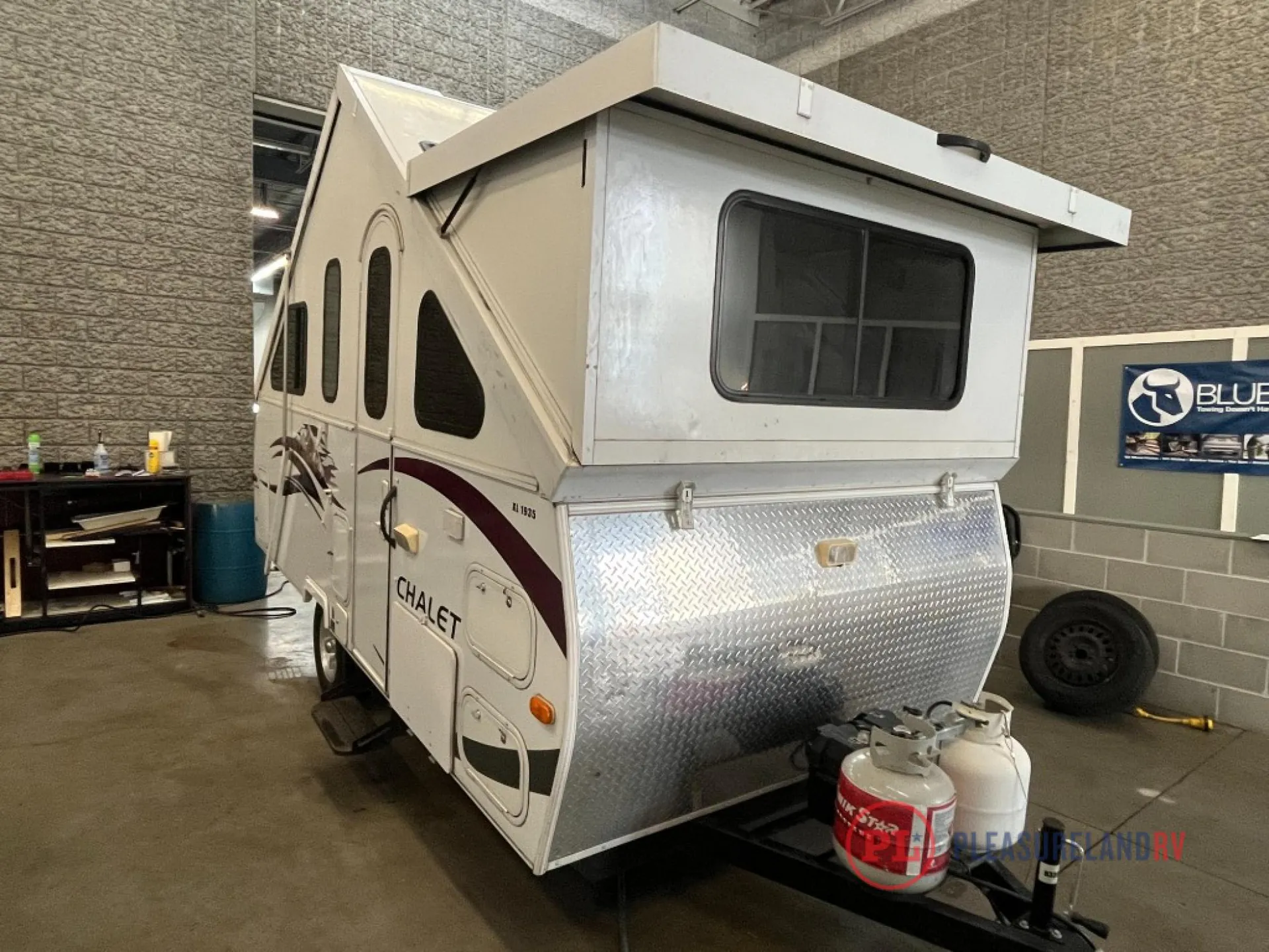 2012 Chalet XL Series 1935 — Photo 1