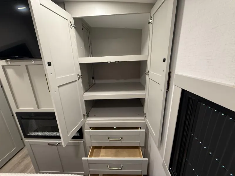 2025 Brinkley Model Z AIR 285, Photos photo 39