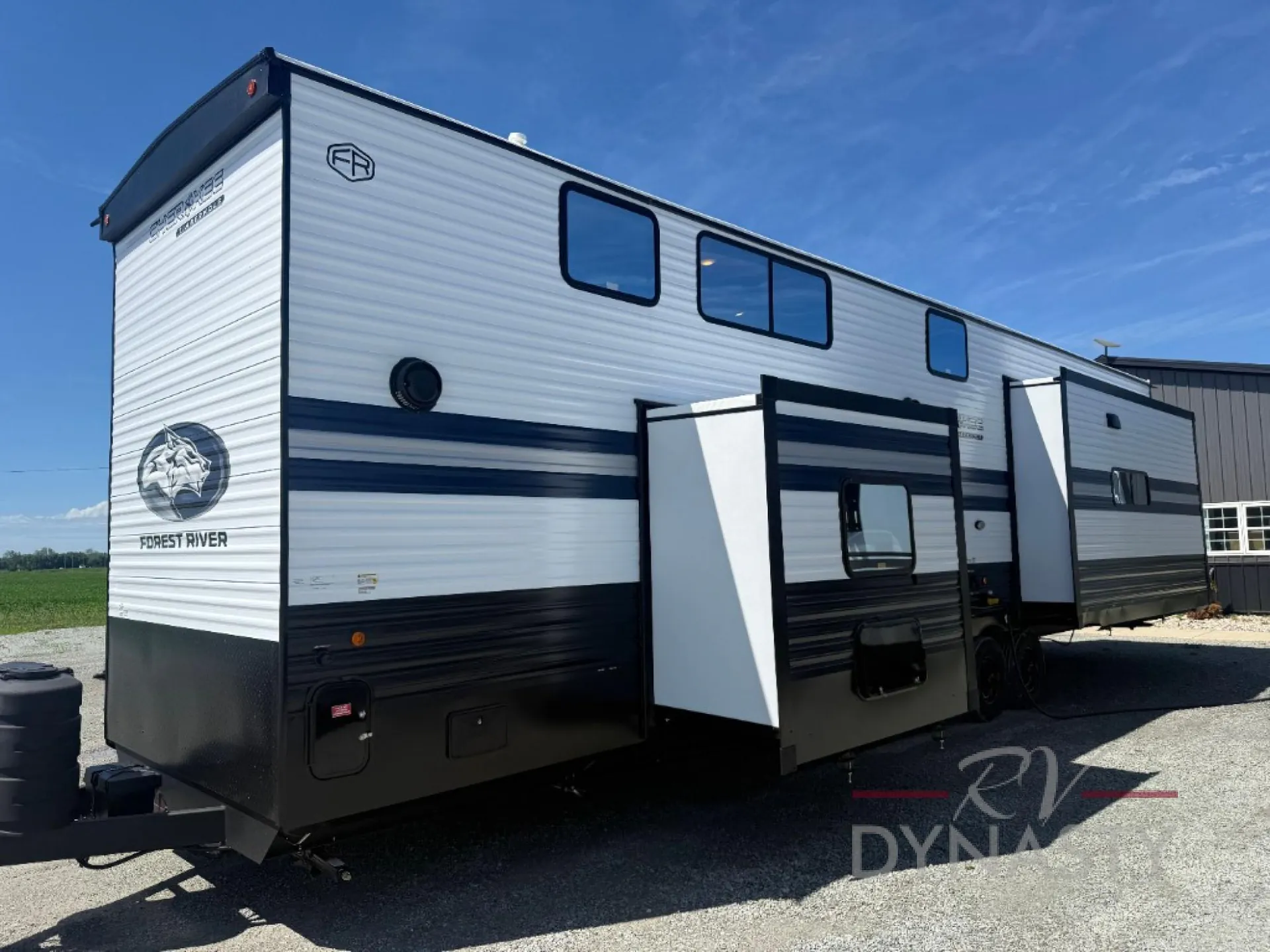 2027 Forest River Cherokee Timberwolf 39JM - Photo 3