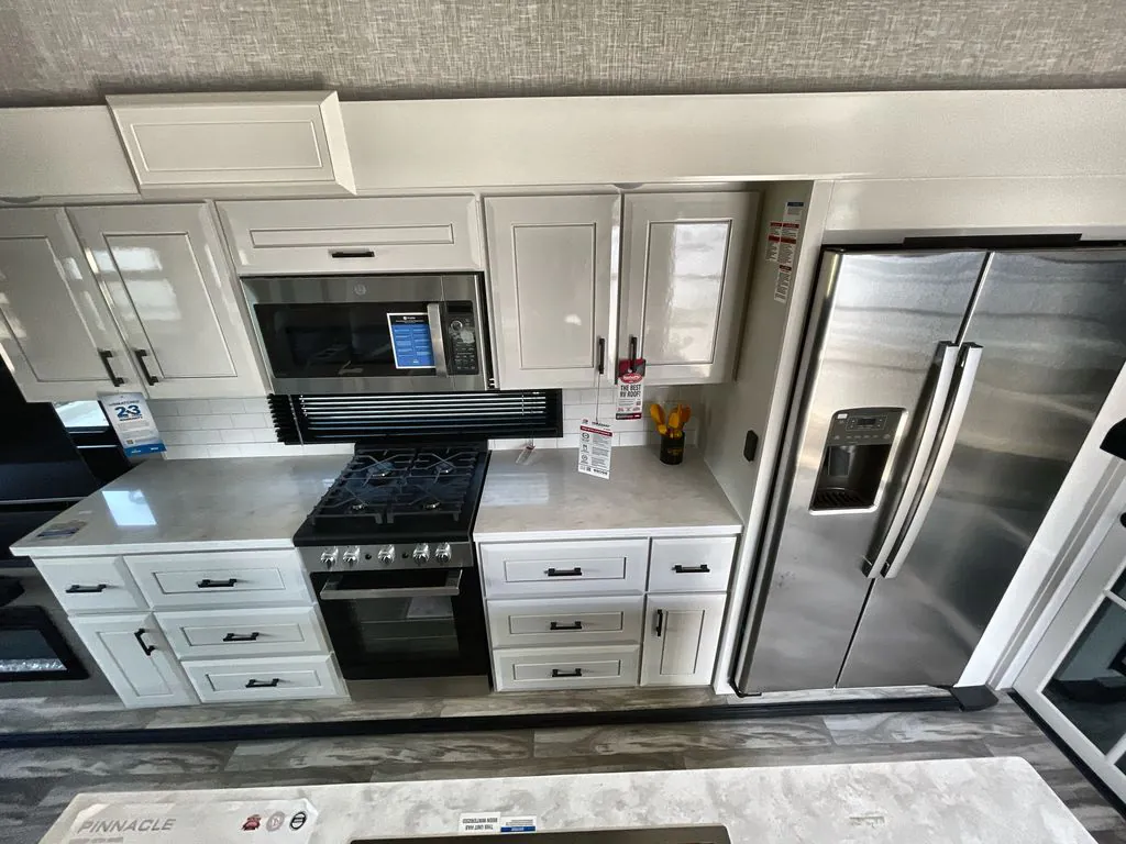 2025 Jayco Pinnacle 38KPTS - Photo 4
