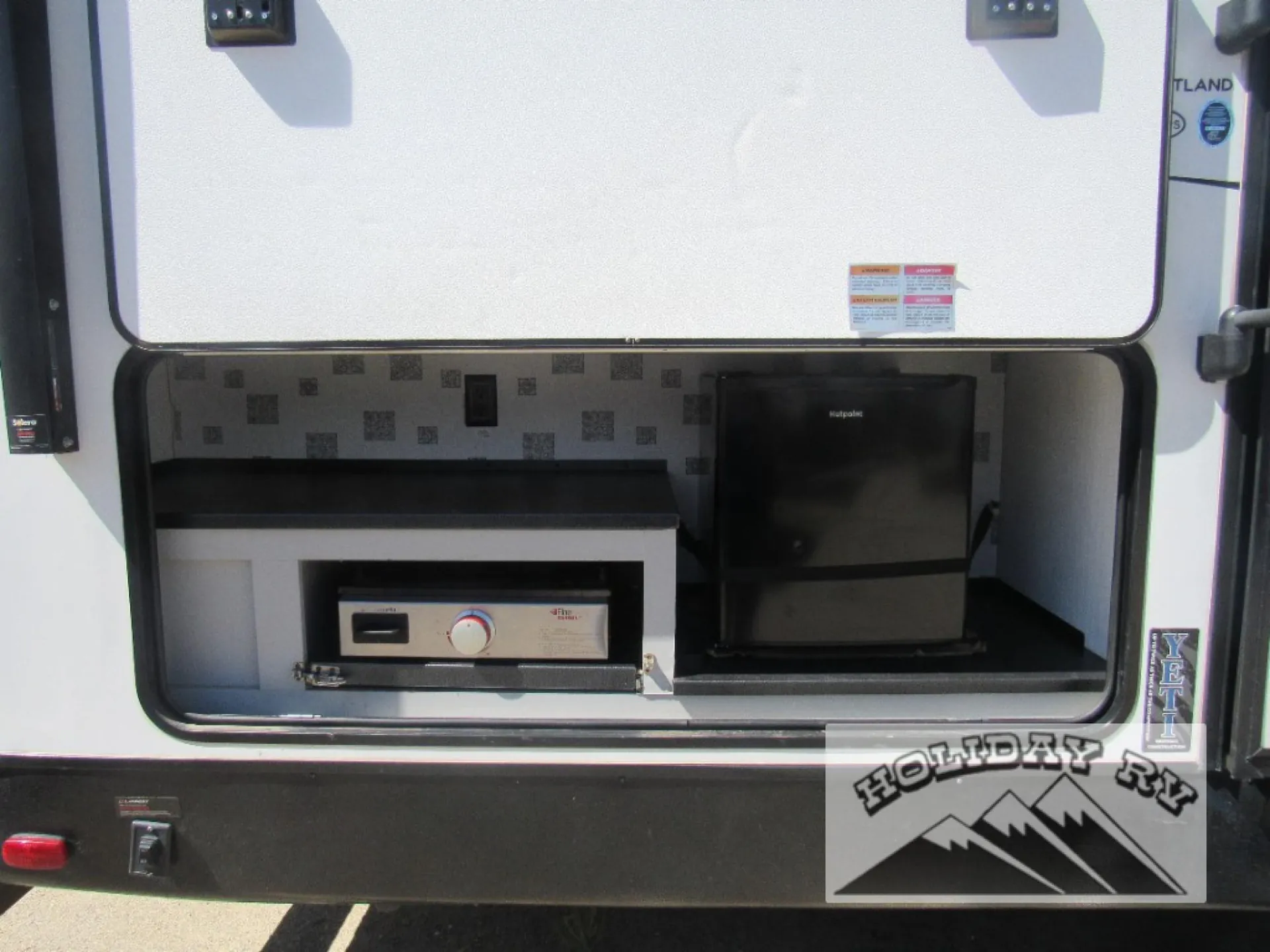 2024 Heartland North Trail Ultra-Lite NT 25BHPS dealer photo 6 from Holiday RV