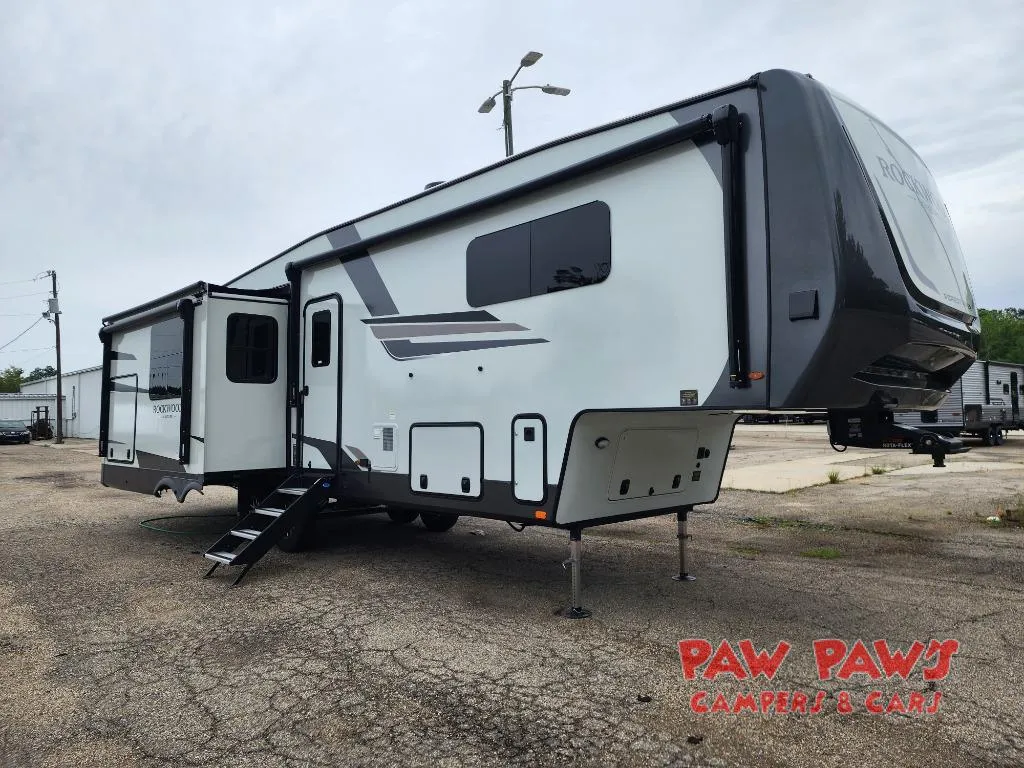 2026 Forest River Rockwood Signature R372RL - Photo 2