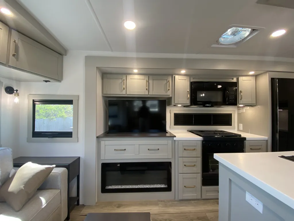 2026 Brinkley Model Z 297, Photos photo 11