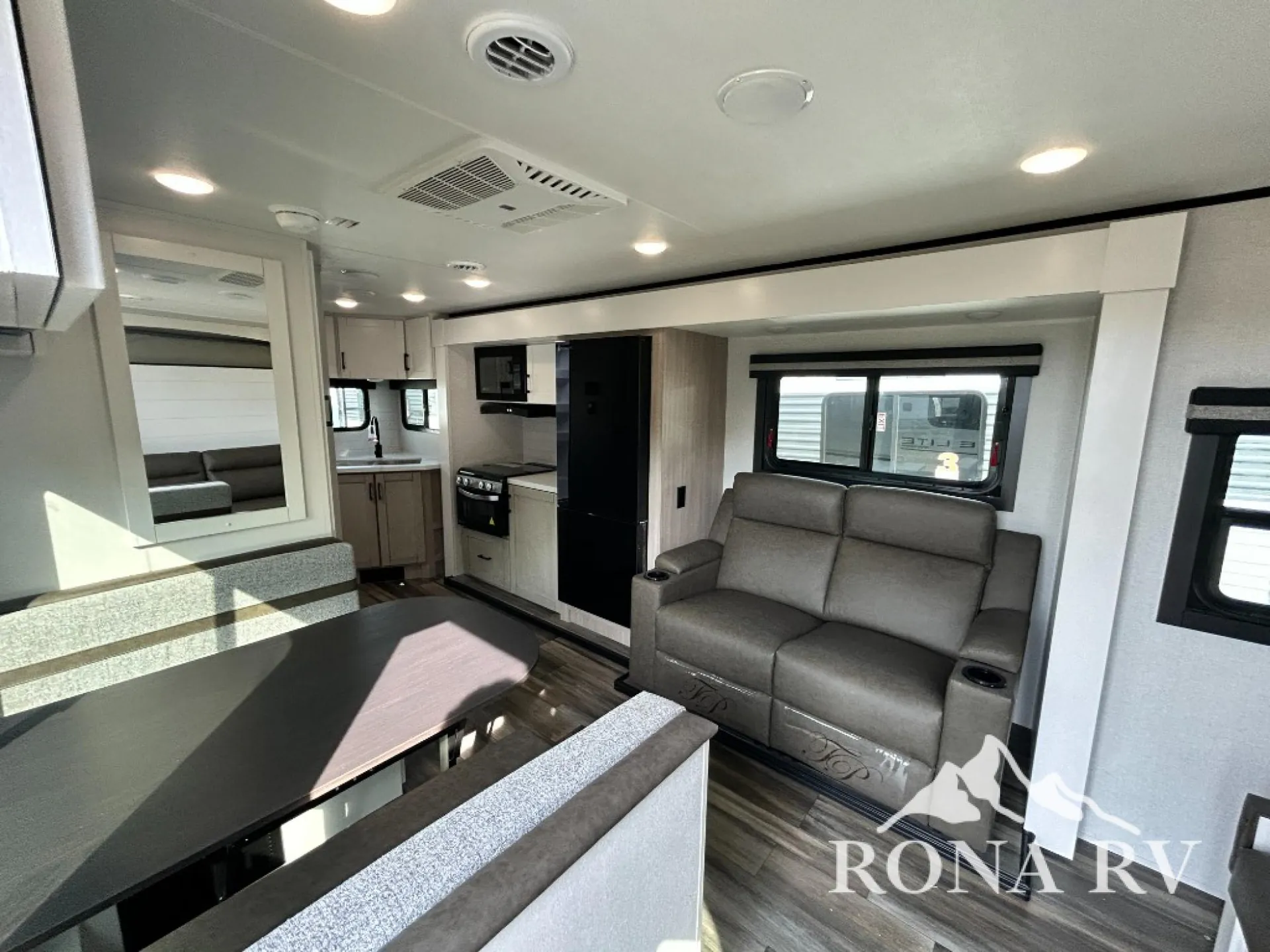 2026 Open Range RV Range Lite 211RKM - Photo 3
