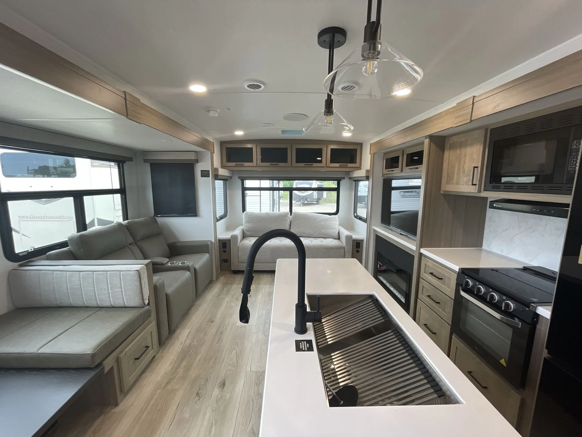 2027 Forest River Rockwood Ultra Lite 2916RL — living area main
