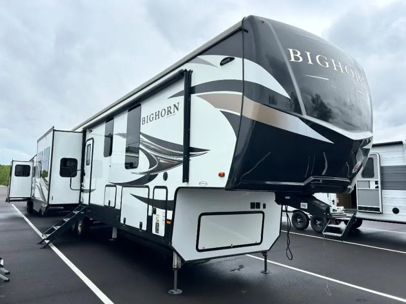 2020 Heartland Bighorn 3850ML - Main photo