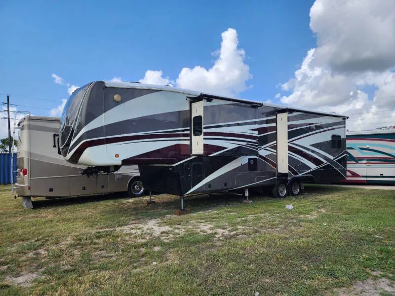 2018 DRV Mobile Suites 39DBRS3 - Photo 3