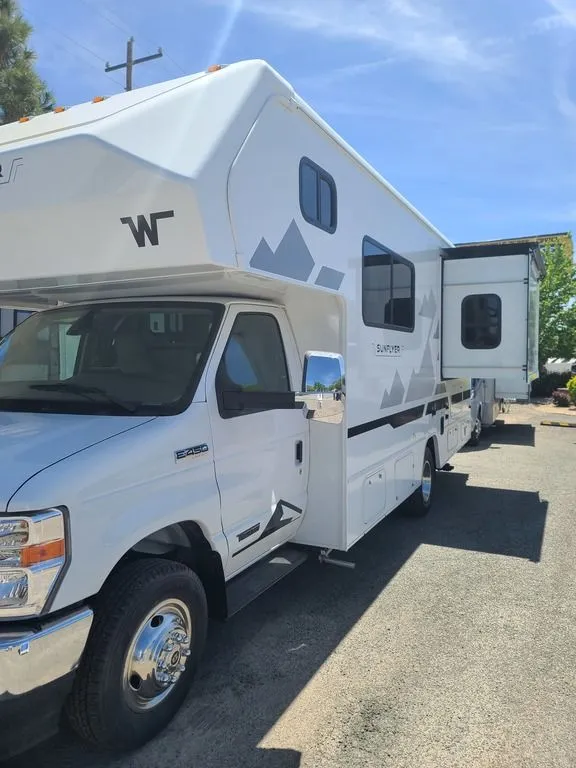 2027 Winnebago SUNFLYER 22RS - Photo 3